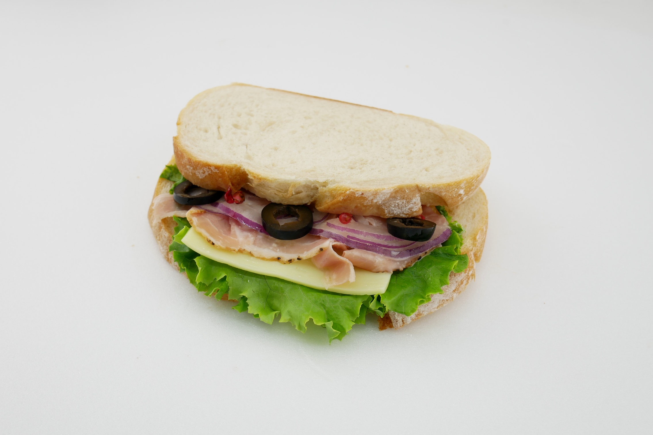 カンパーニュでパストラミベーコン